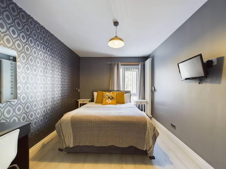Apartment Donegall Sq Apt At Gate, Centre *